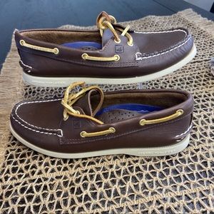 Sperry Top-Sider Authentic Original 2-Eye Boat Shoe in Classic Brown Leather
